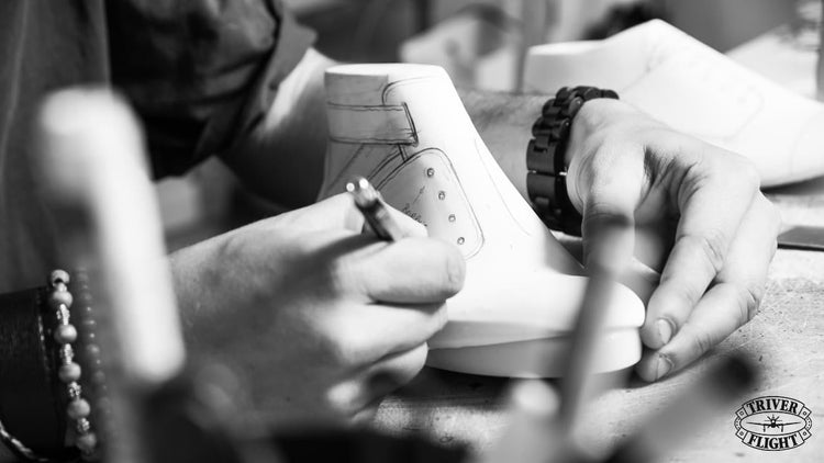 Handfertigung der Schuhe von der italienischen Marke TRIVERFLIGHT