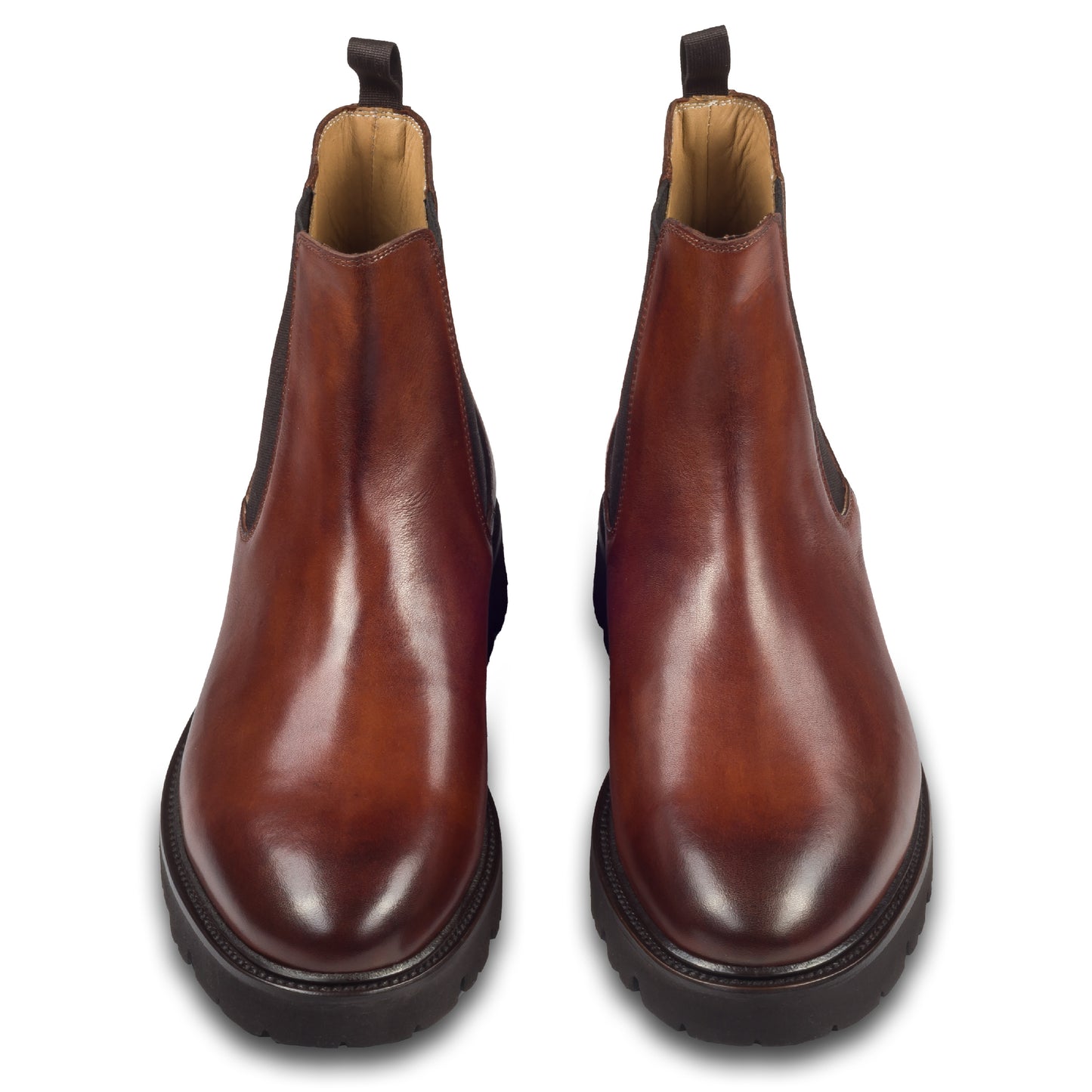 BRECOS Herren Chelsea-Stiefelette aus Kalbsleder, braun. Mit ultraleichter Gummiprofil-Sohle. Handgefertigt und Durchgenäht. Paarweise Ansicht von vorne.