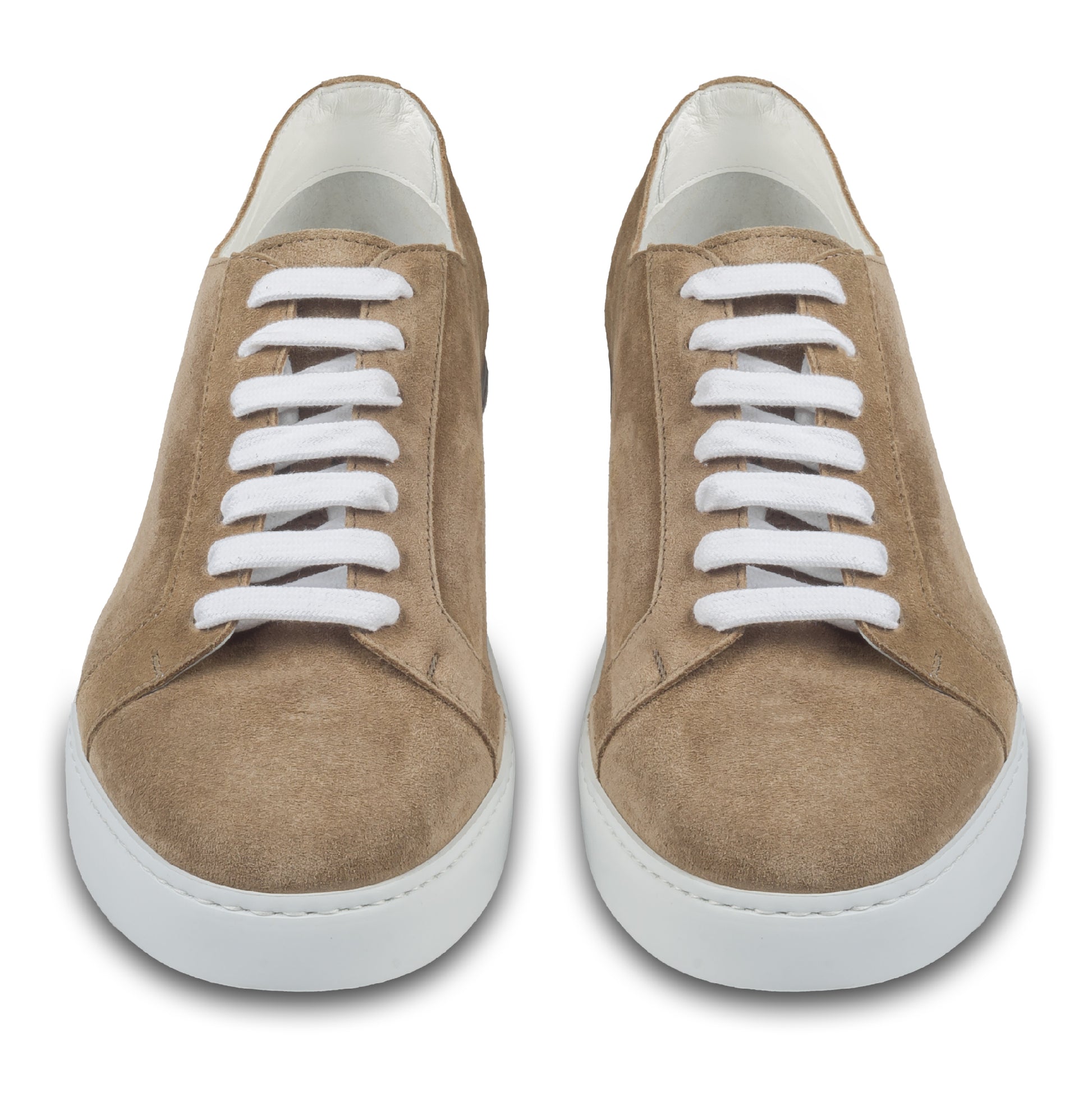 Brecos Herren Sneaker aus Veloursleder in beige / hellbraun. Leichte, weiße Gummisohle. Handgefertigt in Italien. Paarweise Ansicht von vorne.