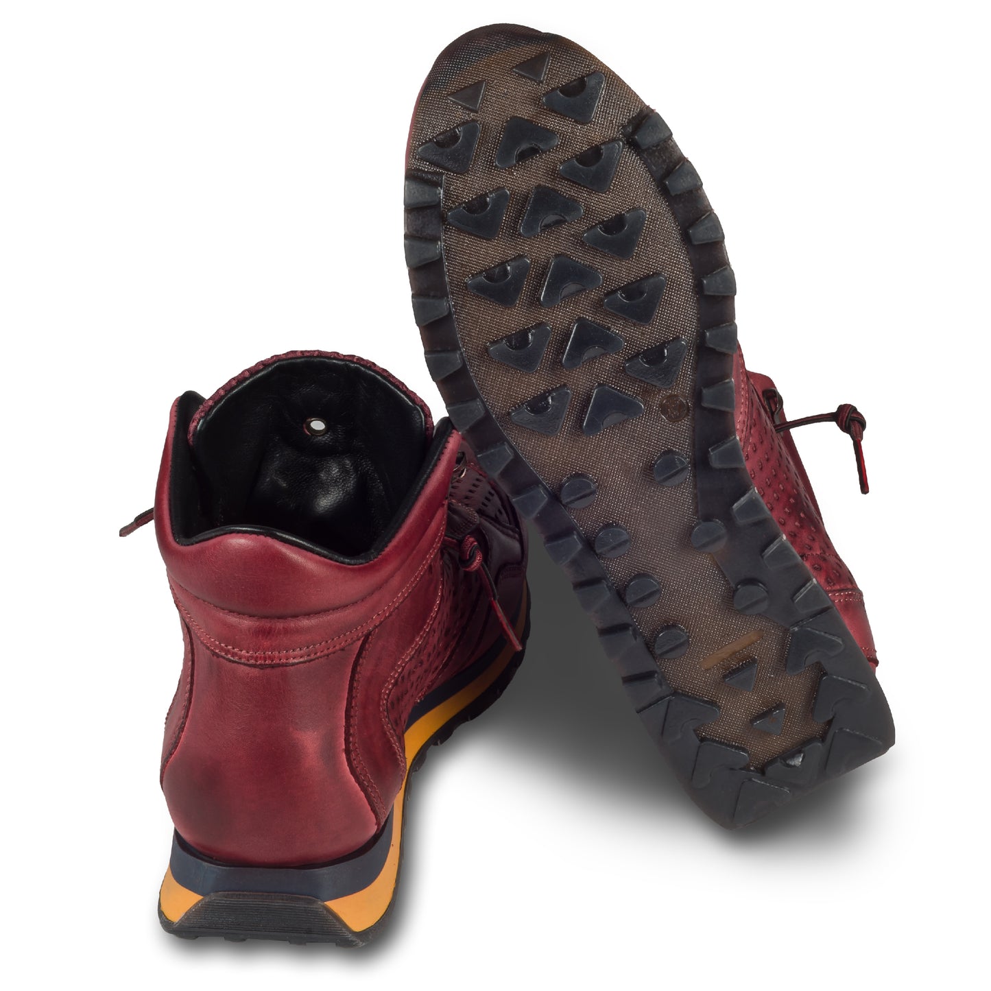 CETTI Herren Kalbsleder Sneaker Stiefel, Modell „C-1048“ in bordeaux rot (nature tin bordeos). Handgefertigt in Spanien. Ansicht der Ferse und Sohlenunterseite.
