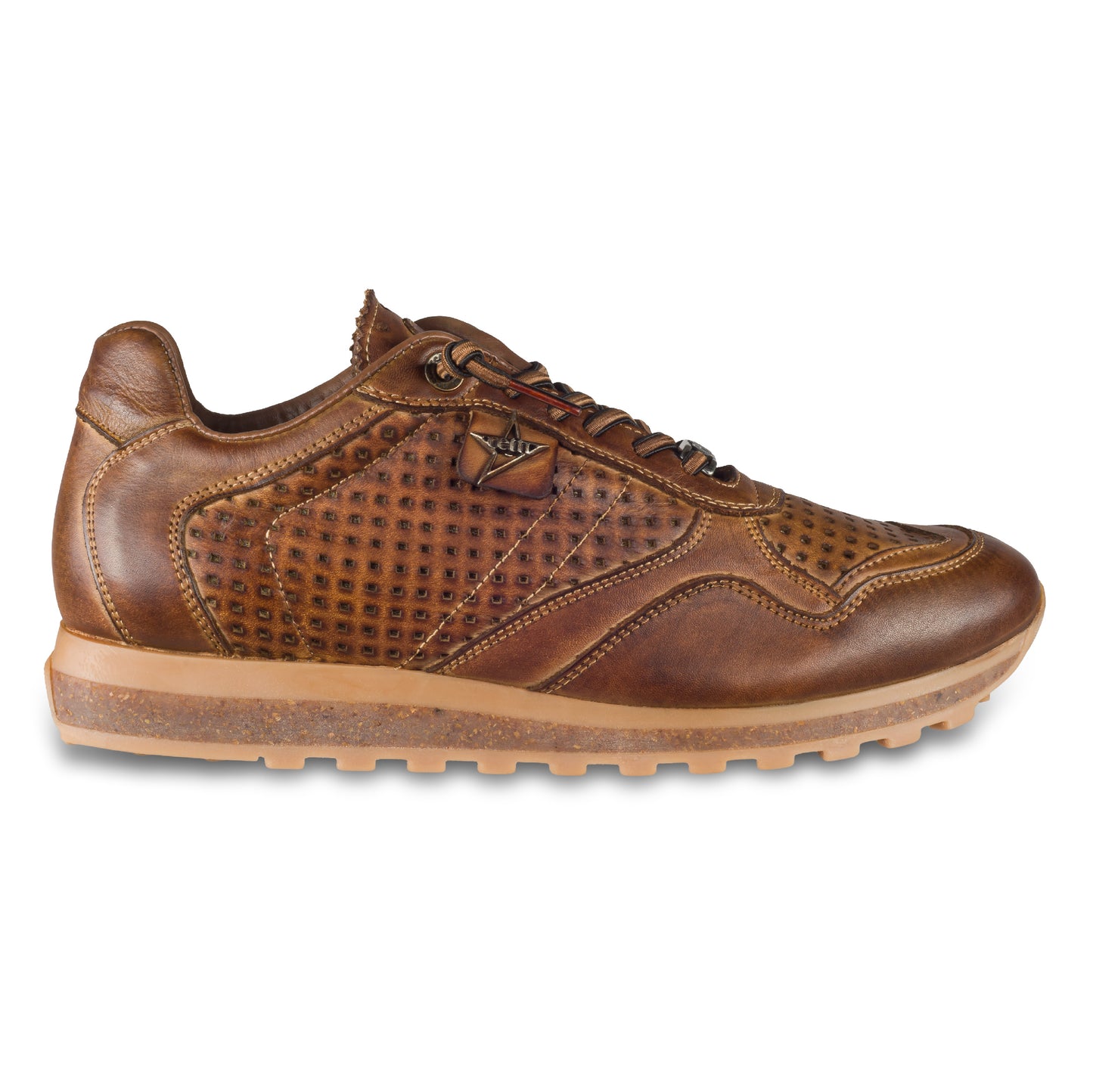 CETTI Herren Leder Sneaker, Modell „C848“ in braun (used tin testa). Perforiertes Leder. Made in Spain. Außenansicht rechter Schuh.