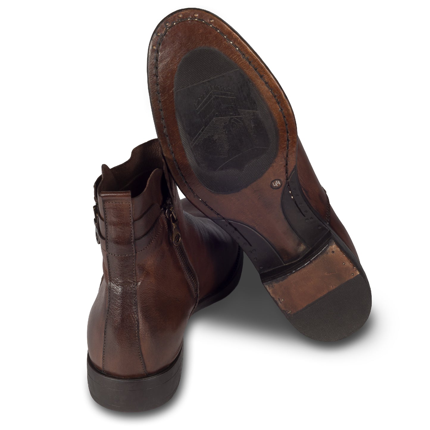 BRECOS Herren Stiefelette mit Reißverschluß aus Kalbsleder in braun. Mit Leder-/Gummisohle. Handgefertigt und Durchgenäht. Ansicht Sohle und Ferse