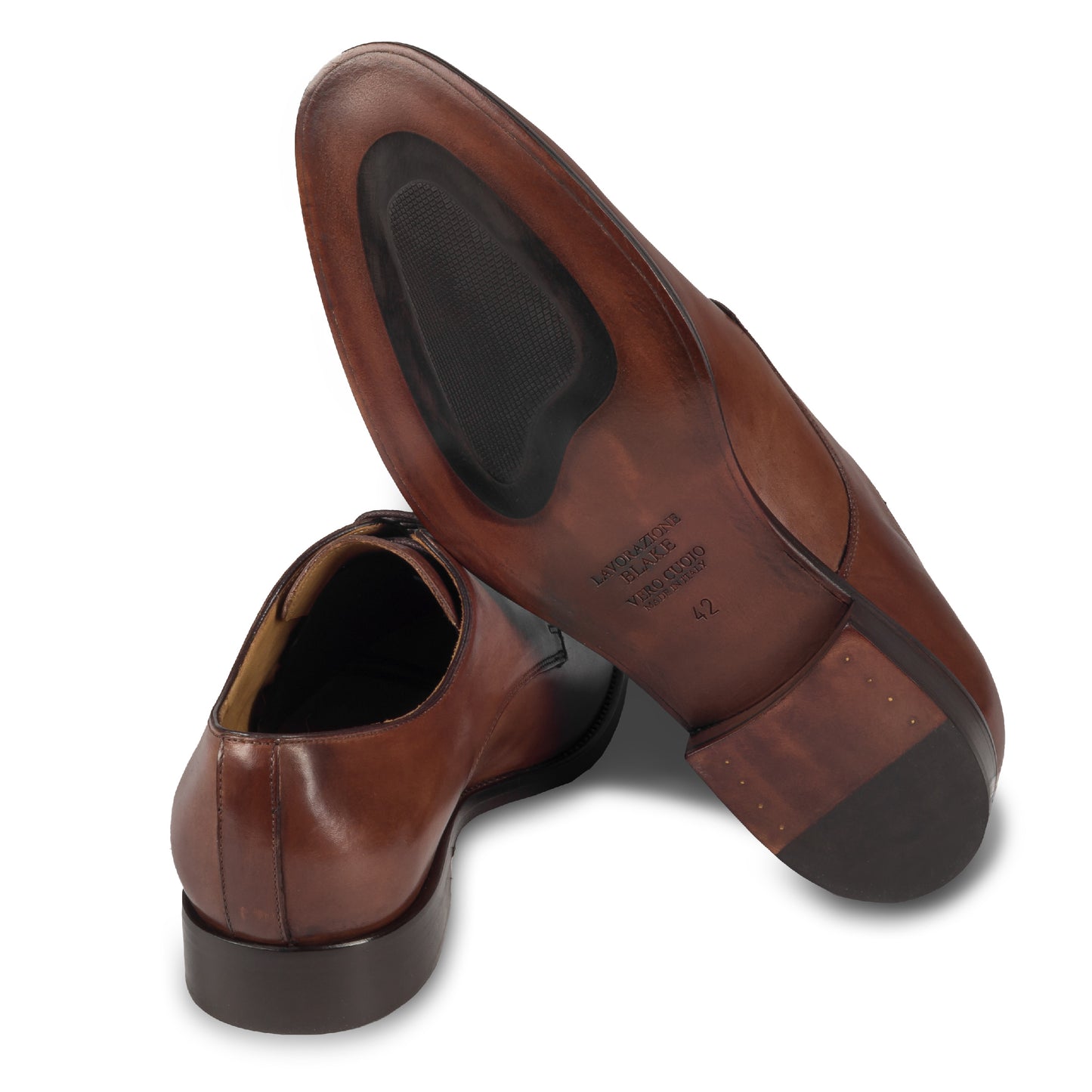 BRECOS Anzugschuhe, Plain Derby Schnürer in mittelbraun, Durchgenäht. Ansicht der Ferse und Sohlenunterseite. Bei Sisento.