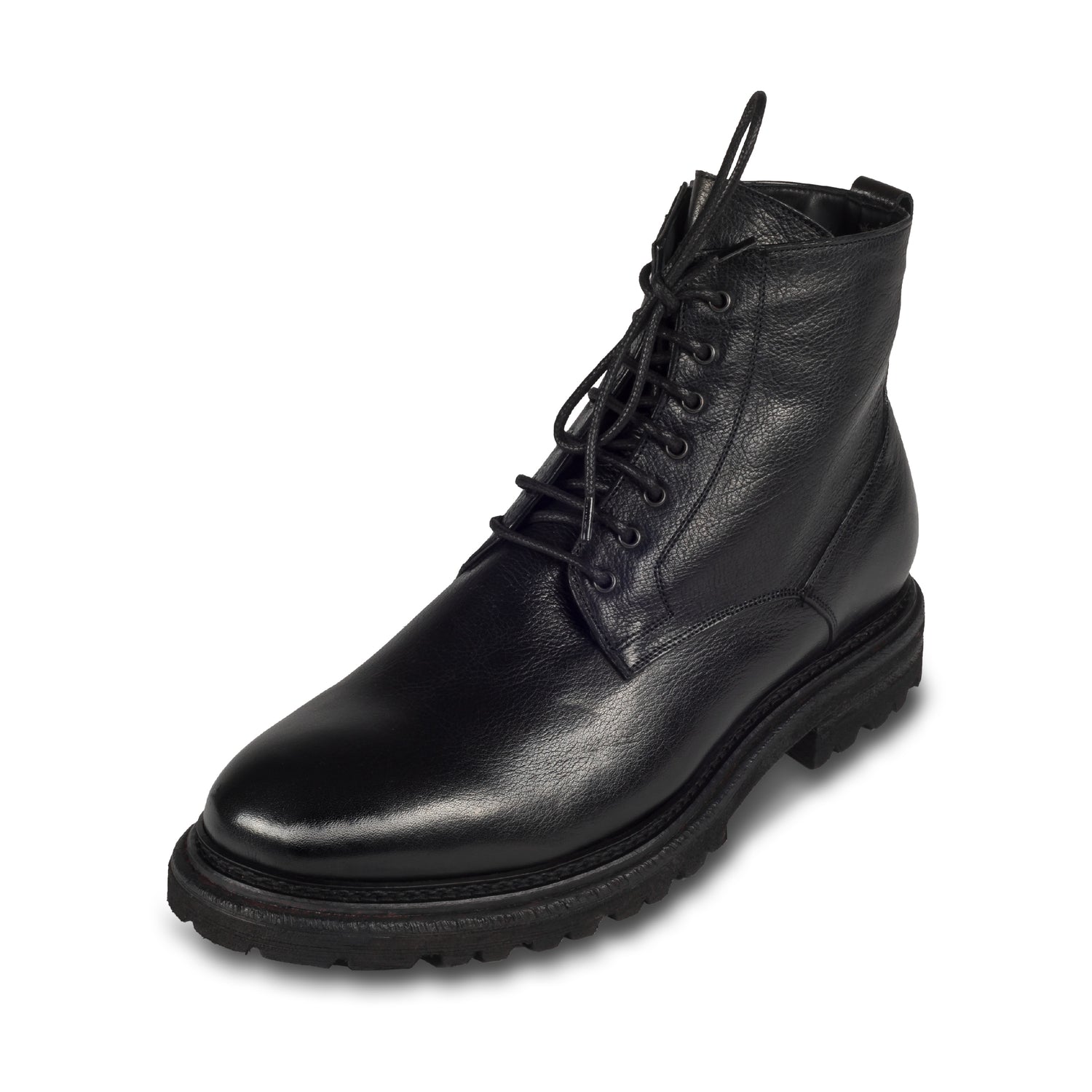 BRECOS - Italienische Herren Schnür-Stiefelette in schwarz mit Reißverschluß. Aus Kalbsleder und mit Lammfell gefüttert. Handgefertigt und durchgenäht. Schräge Ansicht linker Schuh.