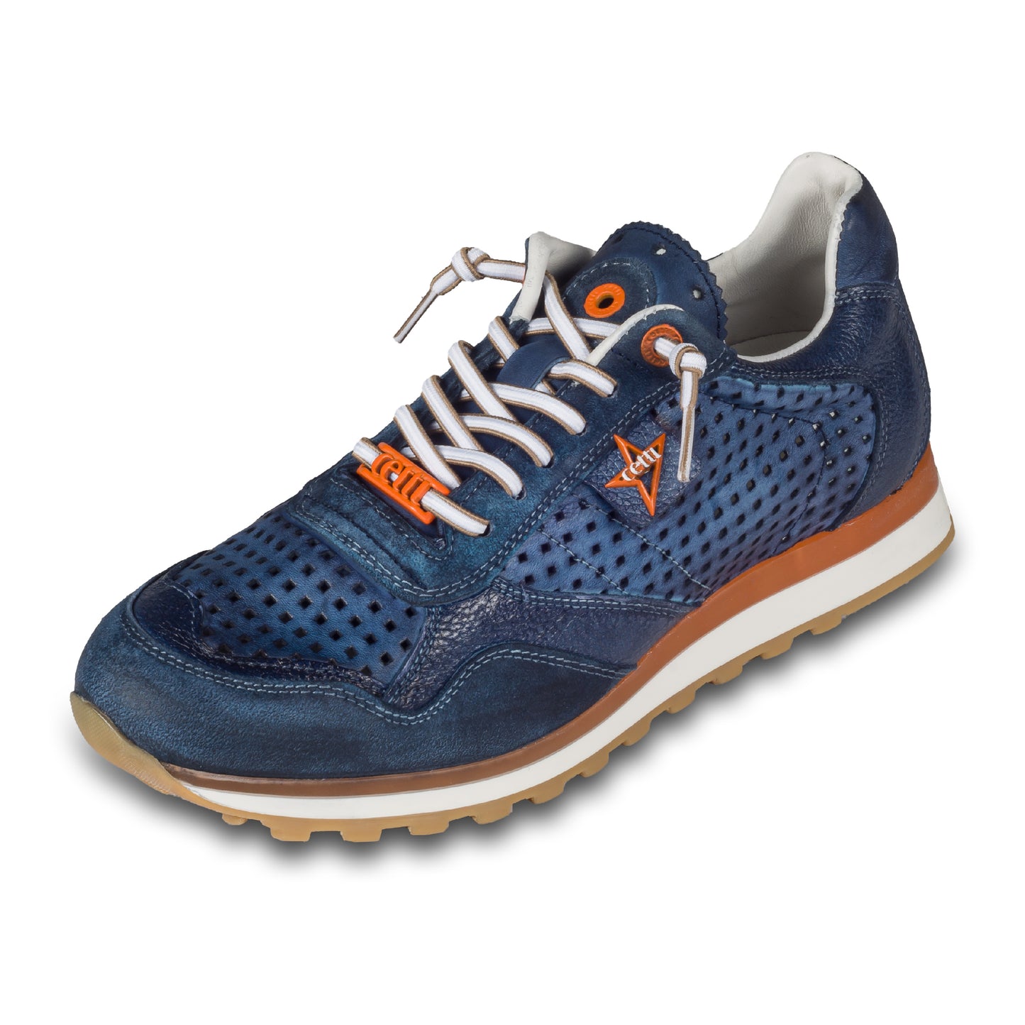 CETTI Herren Sommer Leder Sneaker, Modell „C848“ in dunkel blau (used tin navy). Perforiertes Leder. Made in Spain. Schräge Ansicht linker Schuh.