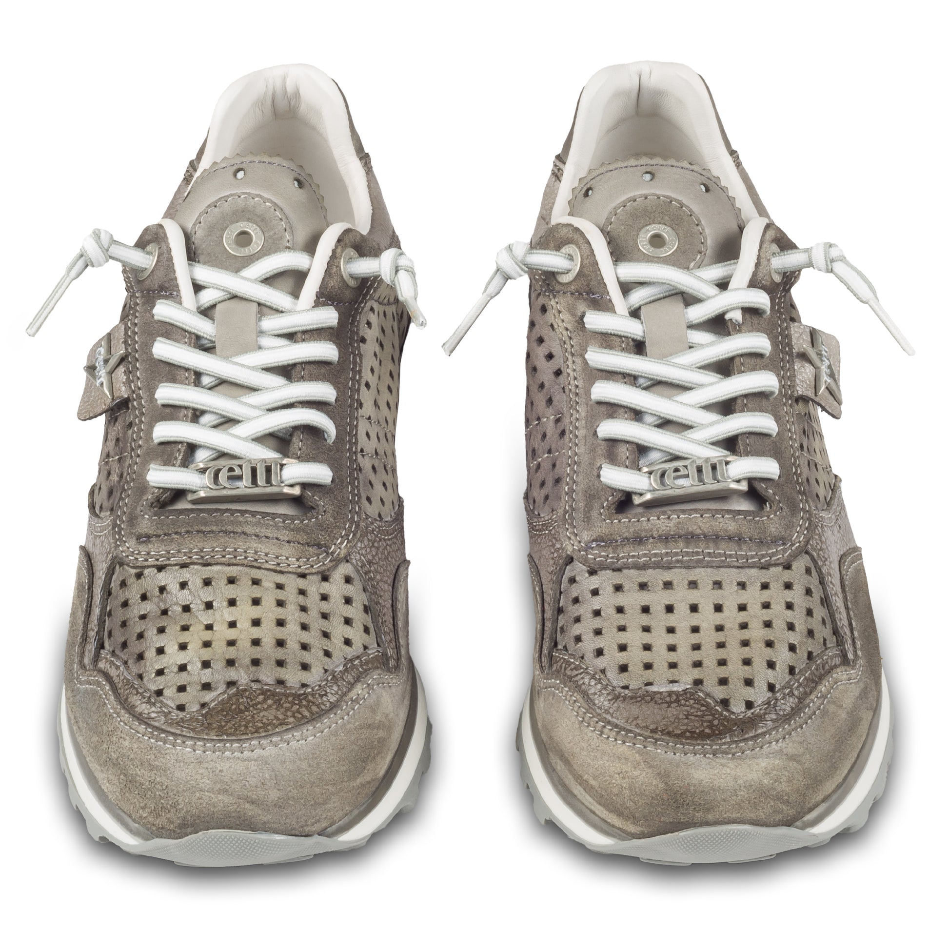 CETTI Herren Sommer Leder Sneaker, Modell „C848“ in grau (used tin grigio). Perforiertes Leder. Made in Spain. Paareweise Ansicht von vorne