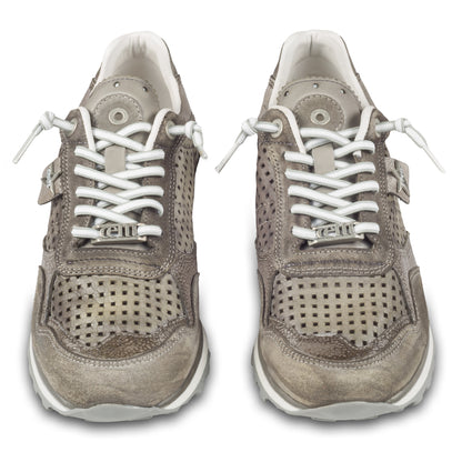 CETTI Herren Sommer Leder Sneaker, Modell „C848“ in grau (used tin grigio). Perforiertes Leder. Made in Spain. Paareweise Ansicht von vorne