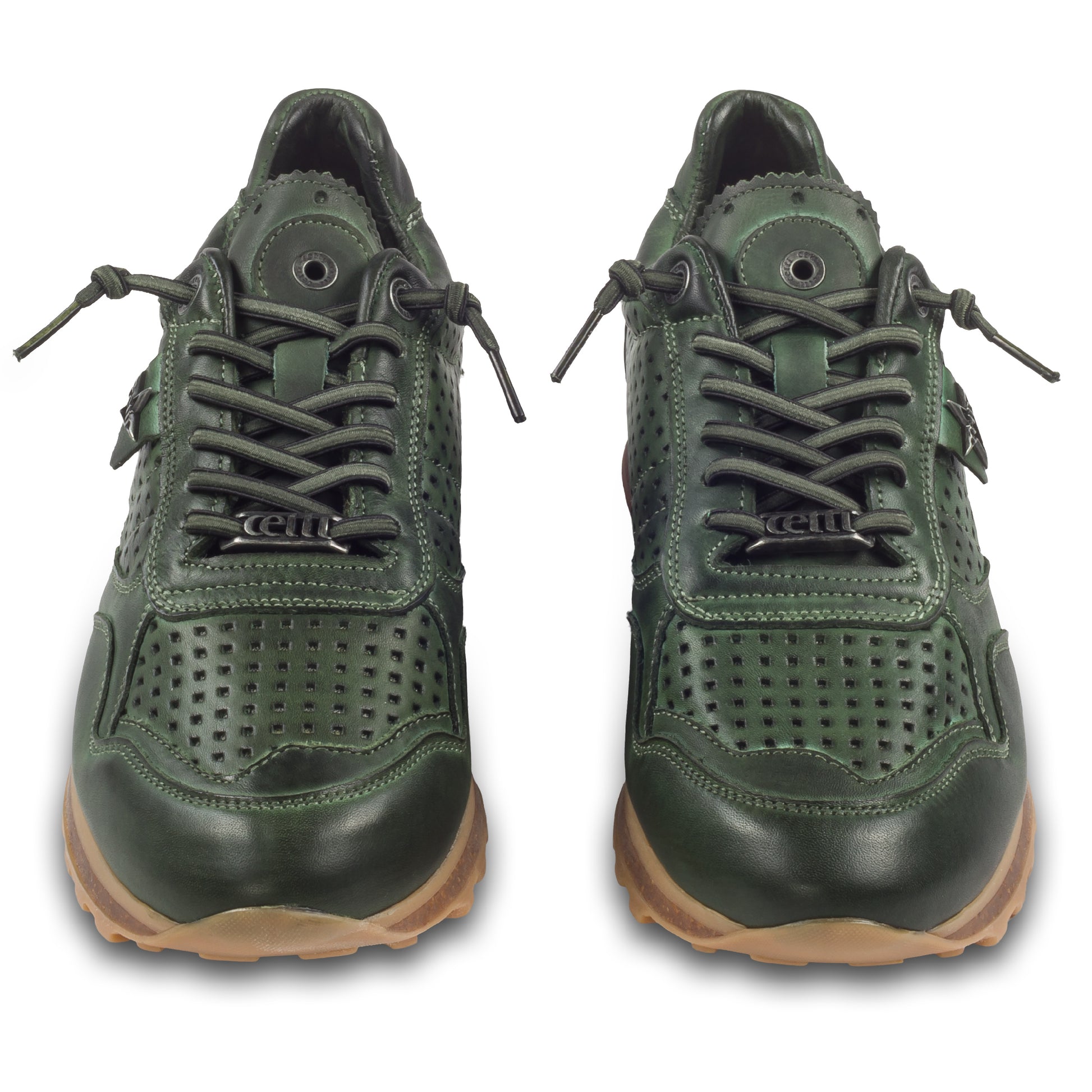 CETTI Herren Leder Sneaker, Modell „C848“ in grün (used tin musgo). Perforiertes Leder. Made in Spain. Paarweise Ansicht von vorne.