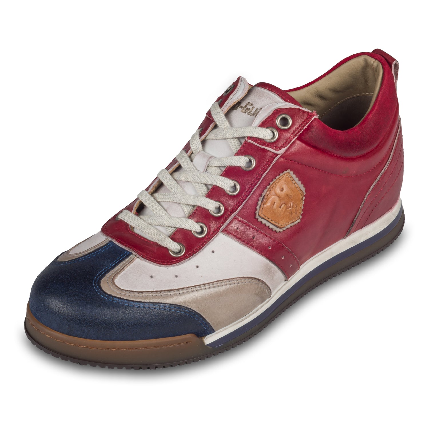 KAMO-GUTSU Herren Leder Sneaker rot / weiß / blau / grau, Retro-Optik. Modell SCUDO-005 rosso combi. Handgefertigt in Italien. Schräge Ansicht linker Schuh.