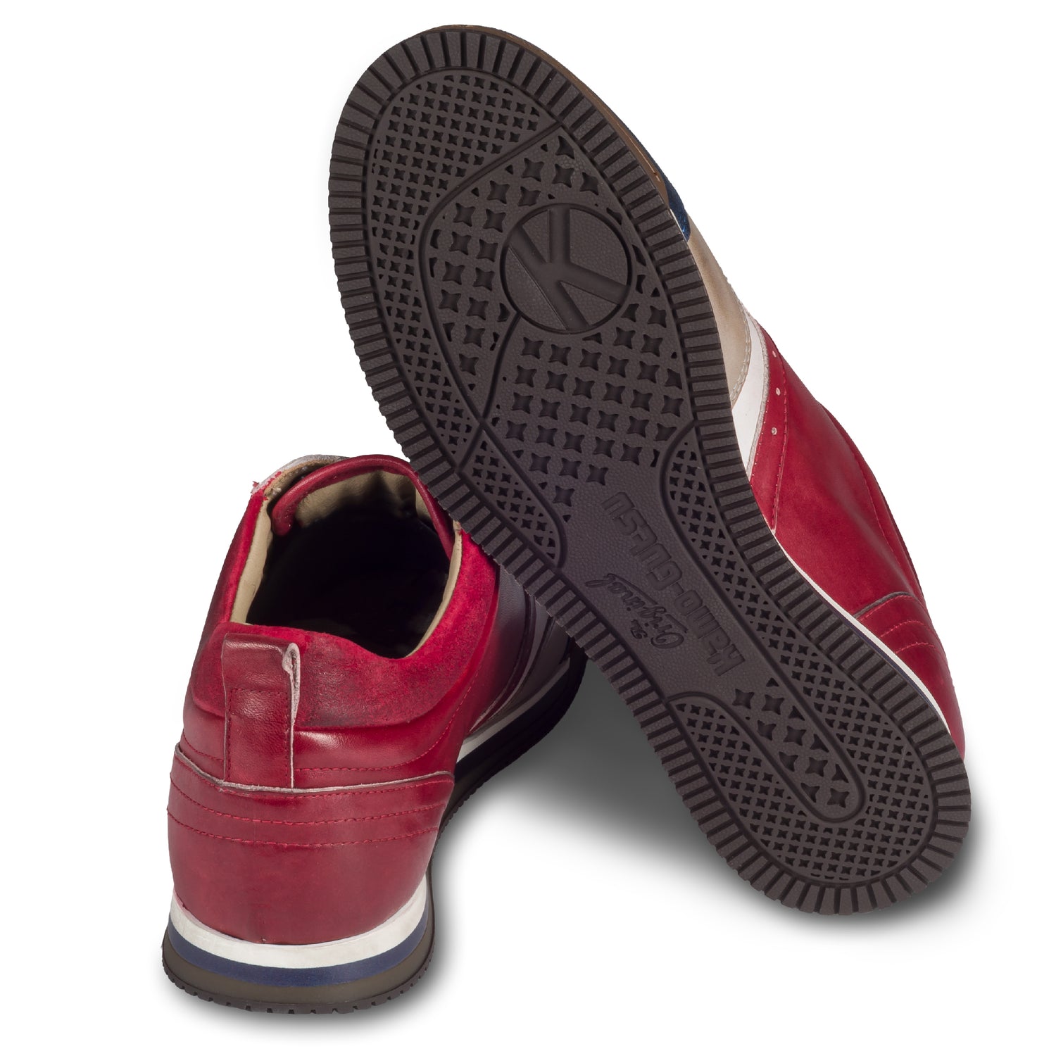 KAMO-GUTSU Herren Leder Sneaker rot / weiß / blau / grau, Retro-Optik. Modell SCUDO-005 rosso combi. Handgefertigt in Italien. Ansicht der Ferse und Sohlenunterseite. 