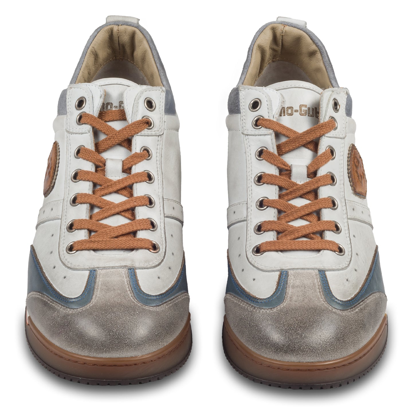 KAMO-GUTSU Herren Leder Sneaker weiß / grau / blau, Retro-Optik. Modell SCUDO-005 bianco combi. Handgefertigt in Italien. Paarweise Ansicht von vorne.  