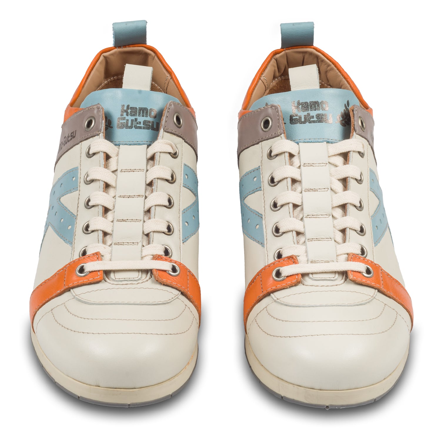 KAMO-GUTSU-Italienischer-Herren-Leder-Sneaker-weiss-orange-blau-grau-TIFO-042-bianco-cielo-handgefertigt. Paarweise Ansicht von vorne.  