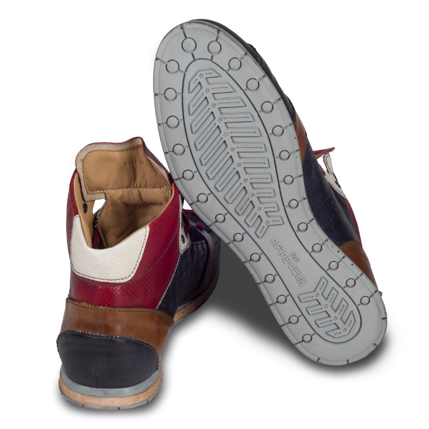 KAMO-GUTSU Italienischer Herren Leder Sneaker Stiefel, blau rot braun, Retro-Optik, Modell TIFO-105 navy mamba rosso. Handgefertigt. Ansicht der Ferse und Sohlenunterseite.