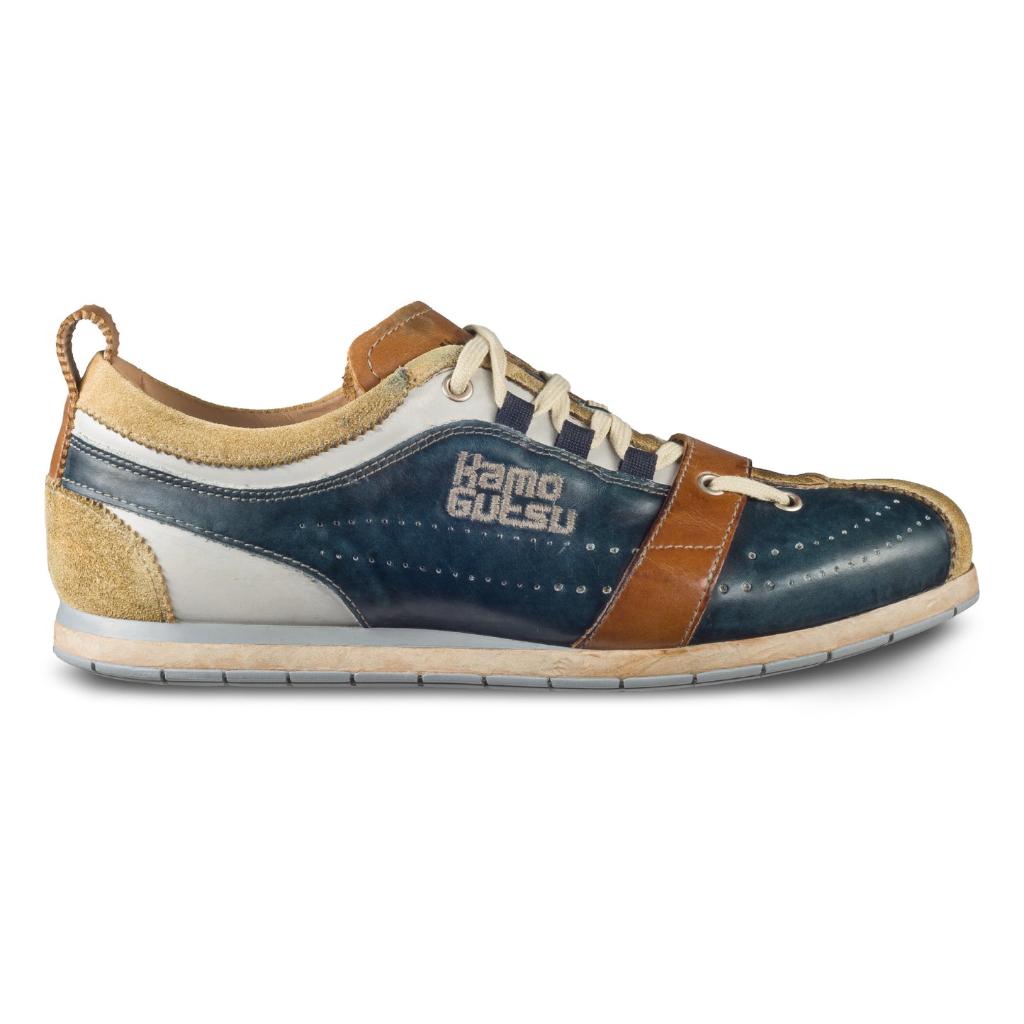 KAMO-GUTSU Herren Leder Sneaker in blau/beige/braun, Retro-Optik. Modell TIFO-017 miele + navy. Handgefertigt in Italien. Ansicht der Außenseite rechter Schuh. 
