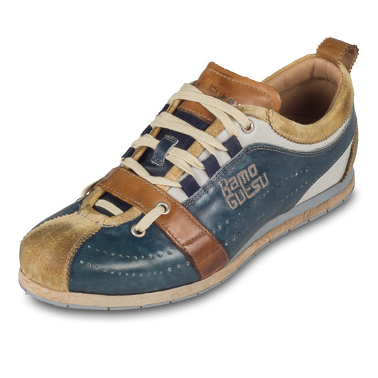 KAMO-GUTSU Herren Leder Sneaker in blau/beige/braun, Retro-Optik. Modell TIFO-017 miele + navy. Handgefertigt in Italien. Schräge Ansicht linker Schuh.