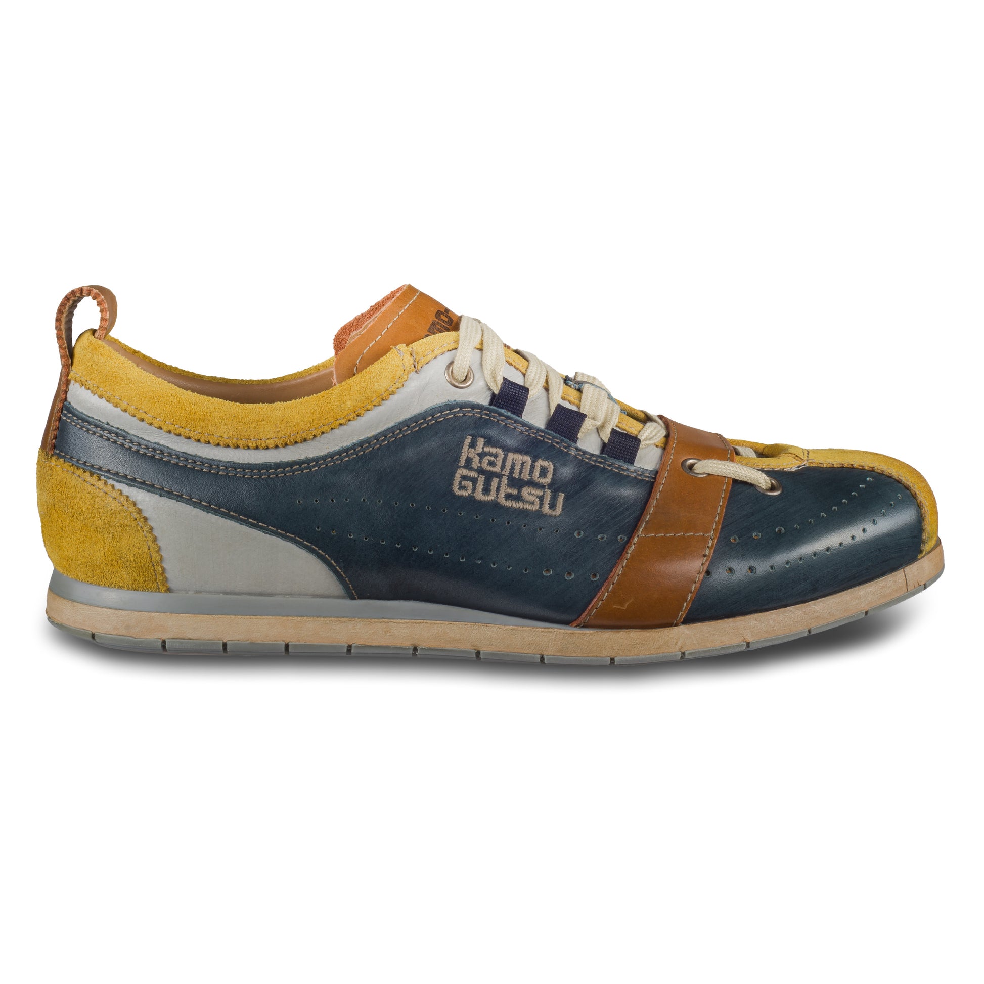 Kamo-Gutsu Sneaker Herren in Blau mit Gelb (TIFO-017 giallo/navy). Aus Kalbsleder stonewashed. Handgefertigt Made in Italy. Außenseite rechter Schuh.