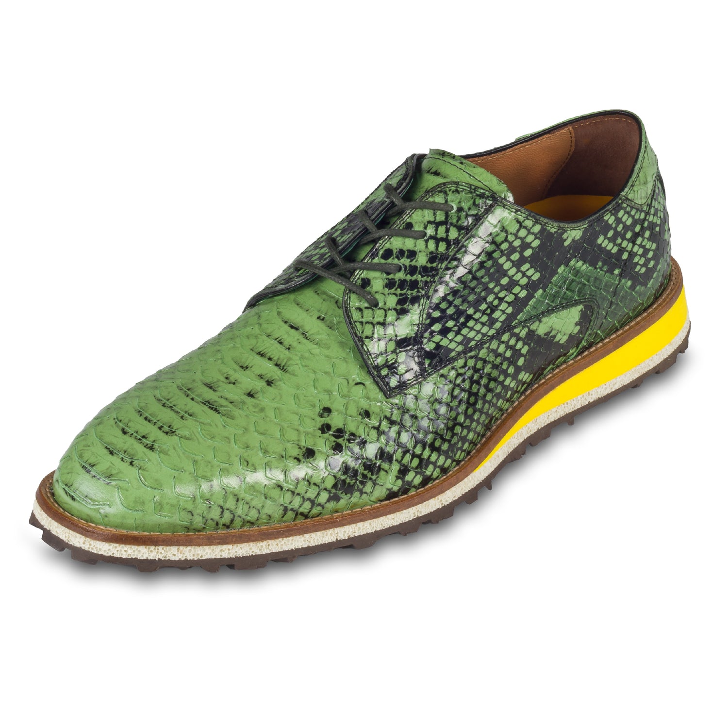 Lorenzi Herren Leder Schnür-Halbschuh in grün / schwarzer Schlangen-Optik. Mit leichter Kreppsohle. Handgefertigt in Italien. Schräge Ansicht linker Schuh. Hier mit grünen Schnürsenkeln.