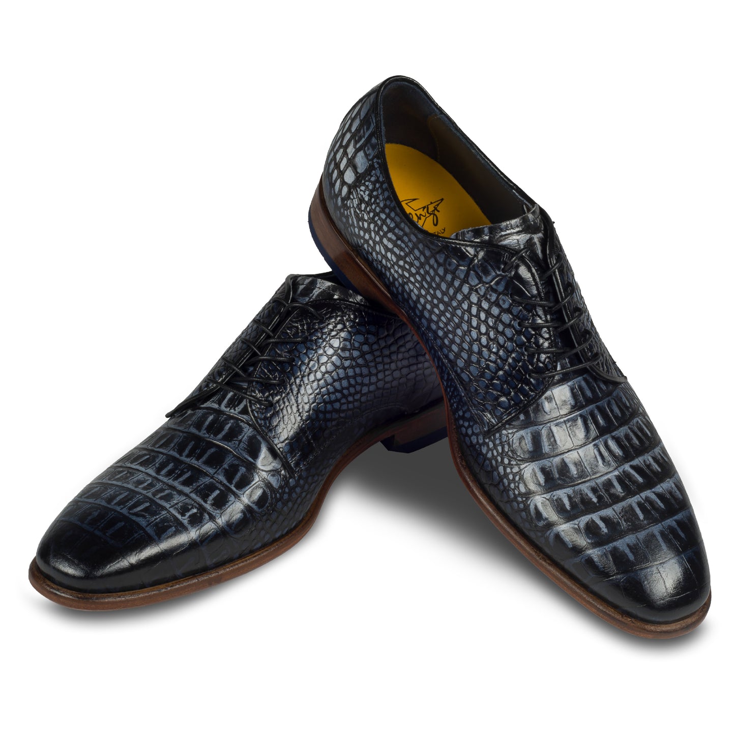 Lorenzi – Italienischer Herren Derby Schnürer aus Kalbsleder in Kroko/Reptil-Optik, schwarz/weiß. Handgefertigt und durchgenäht. Schuhe paarweise überkreuzt aufgestellt. 
