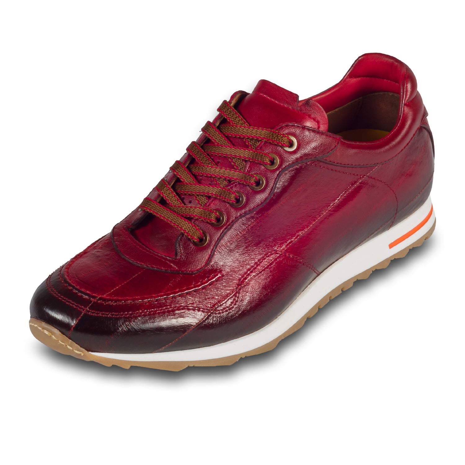 Lorenzi Herren Sneaker aus rotem Aal-Leder (Fischleder). Handgefertigt in Italien. Schräge Ansicht linker Schuh.