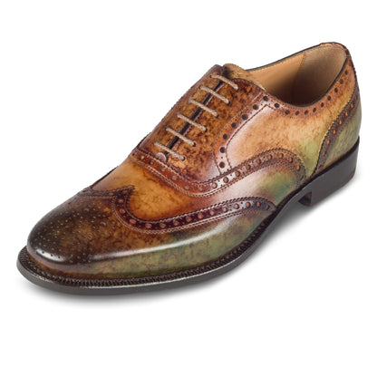 Harris Herren Anzugschuhe / Schnür-Halbschuhe, braun grün mit handgefärbter Patina. Made in Italy. Durchgenäht. Schräge Ansicht linker Schuh. 