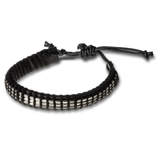 Herren-Armband in schwarz aus geflochtenem Leder mit eingearbeiteten Metall-Akzenten