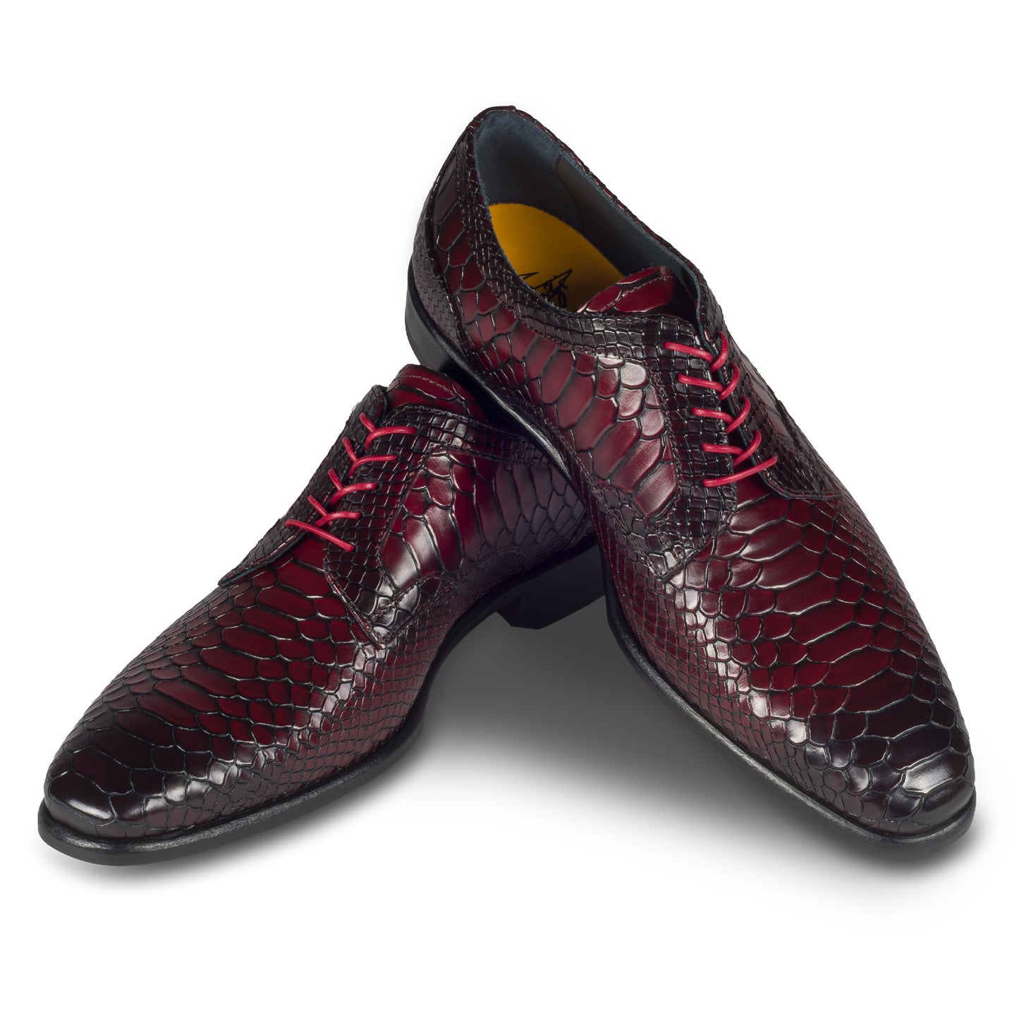 Lorenzi Extravaganter Herren Derby Schnürschuh aus rot/schwarzem Kalbsleder in Kroko-Optik. Handgefertigt und Durchgenäht. Schuhe paarweise überkreuzt aufgestellt. 