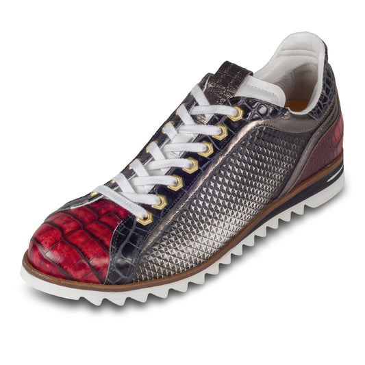 LORENZI Herren Schnürer / Sneaker in schwarz/weiß/rot mit Prägung und Kroko-Optik, handgefertigt, Kalbsleder. Ansicht linker Schuh schräg mit weißen Schnürsenkeln