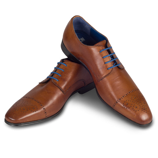 Nicola Benson - Herren Leder Derby Schnürer, rot-braun (Art.nr. 1586B) - modernes Lochmuster, handgefertigt. Ansicht paarweise überkreuzt