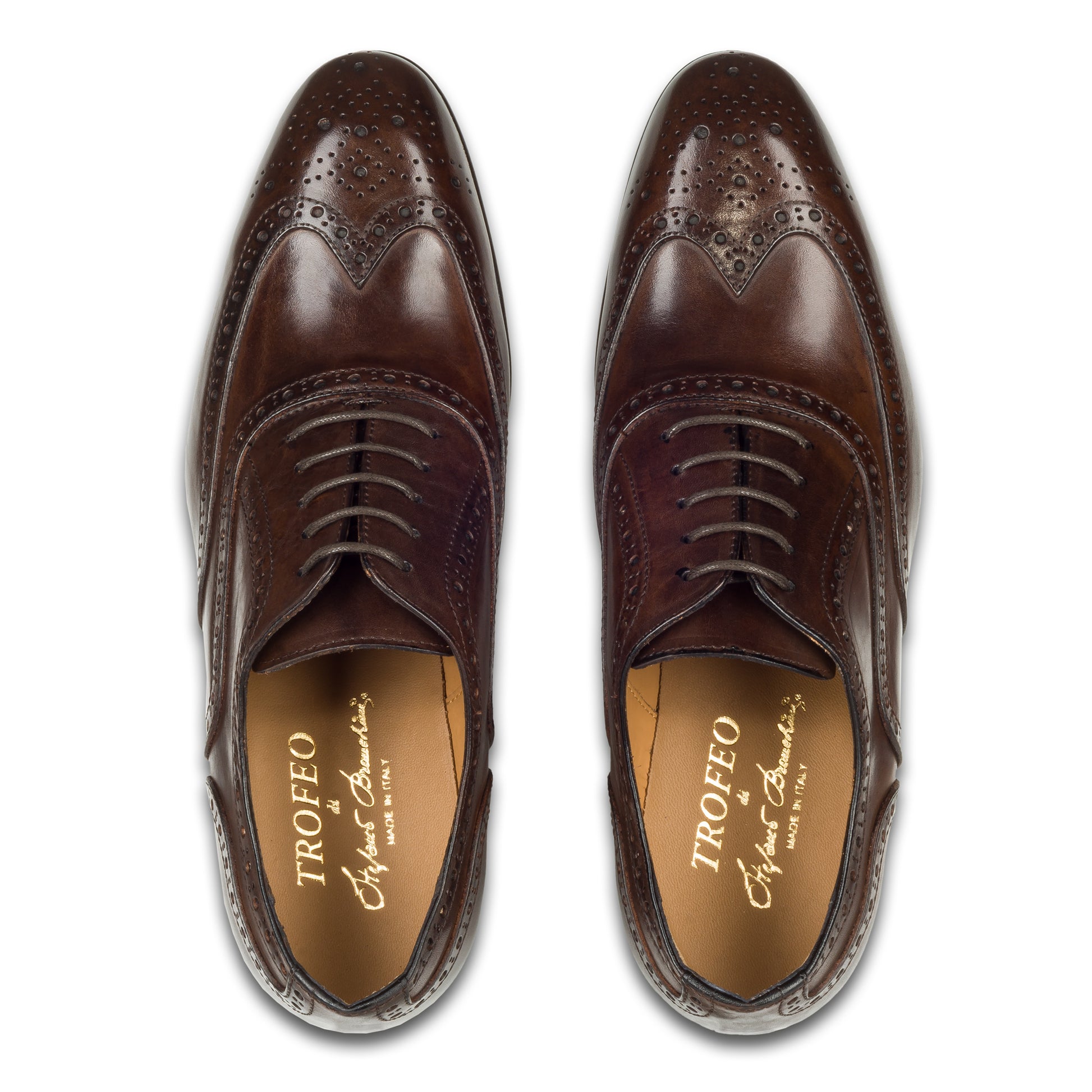 Branchini - Italienische Herren Anzugschuhe Full-Brogue Derby im Budapester-Stil, braun. Aus Kalbsleder handgefertigt und durchgenäht. Paarweise eigene Draufsicht aus angezogener Perspektive.