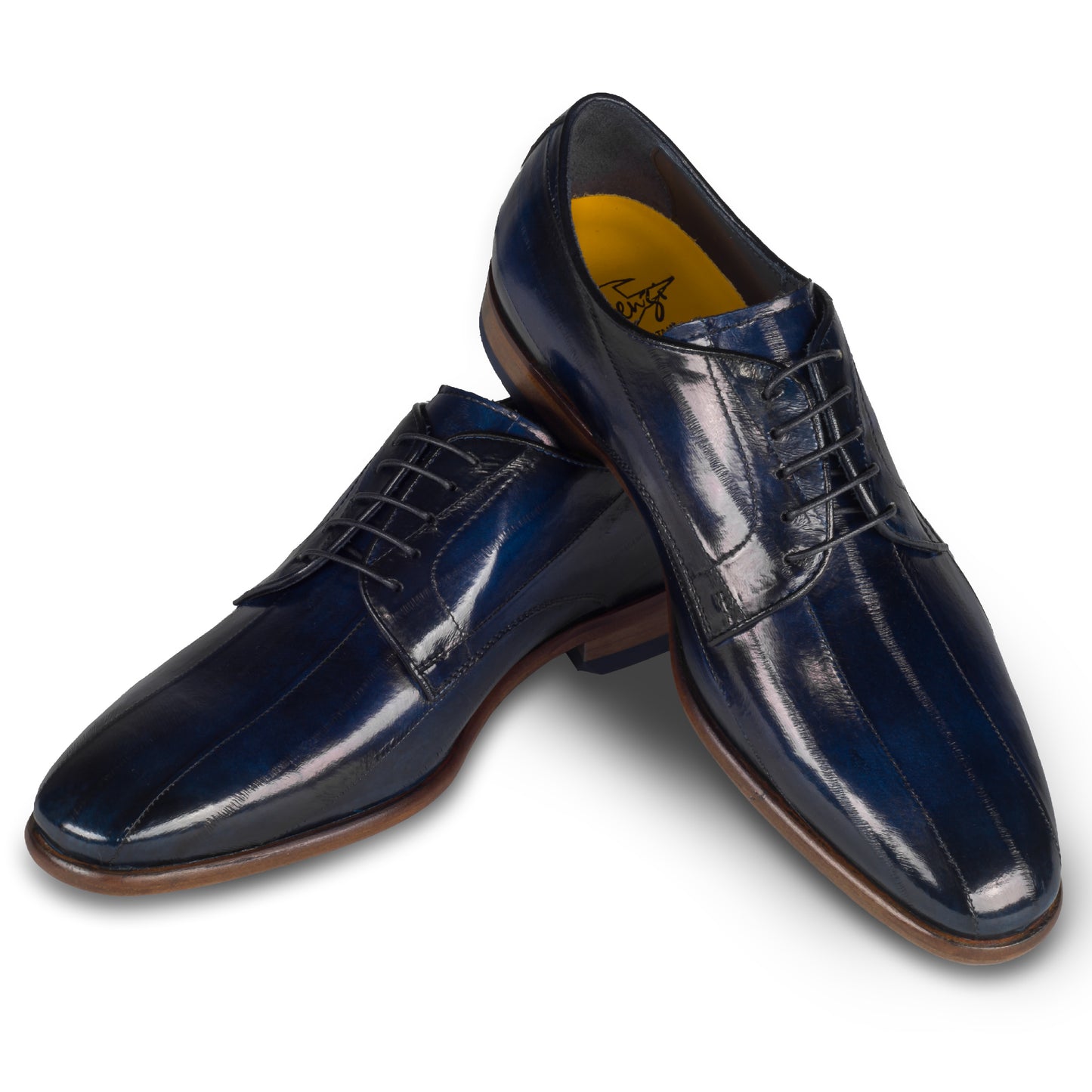 Lorenzi - Extravaganter Herren Derby Schnürschuh aus blauem Aal-Leder. Handgefertigt und Durchgenäht. Paarweise Ansicht Schuhe überkreuzt aufgestellt.