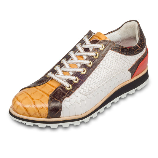 Lorenzi Italienische Herren Leder Sneaker in braun mit weiß, Reptil Prägung. Handgefertigt. Schräge Ansicht linker Schuh.