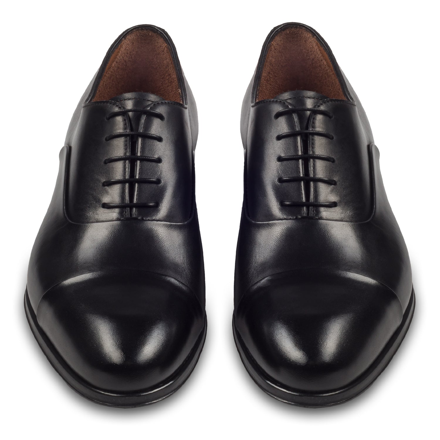 FLECS | Anzugschuh Oxford Captoe in schwarz von FLECS, durchgenäht. Paarweise Ansicht von vorne. Bei Sisento.