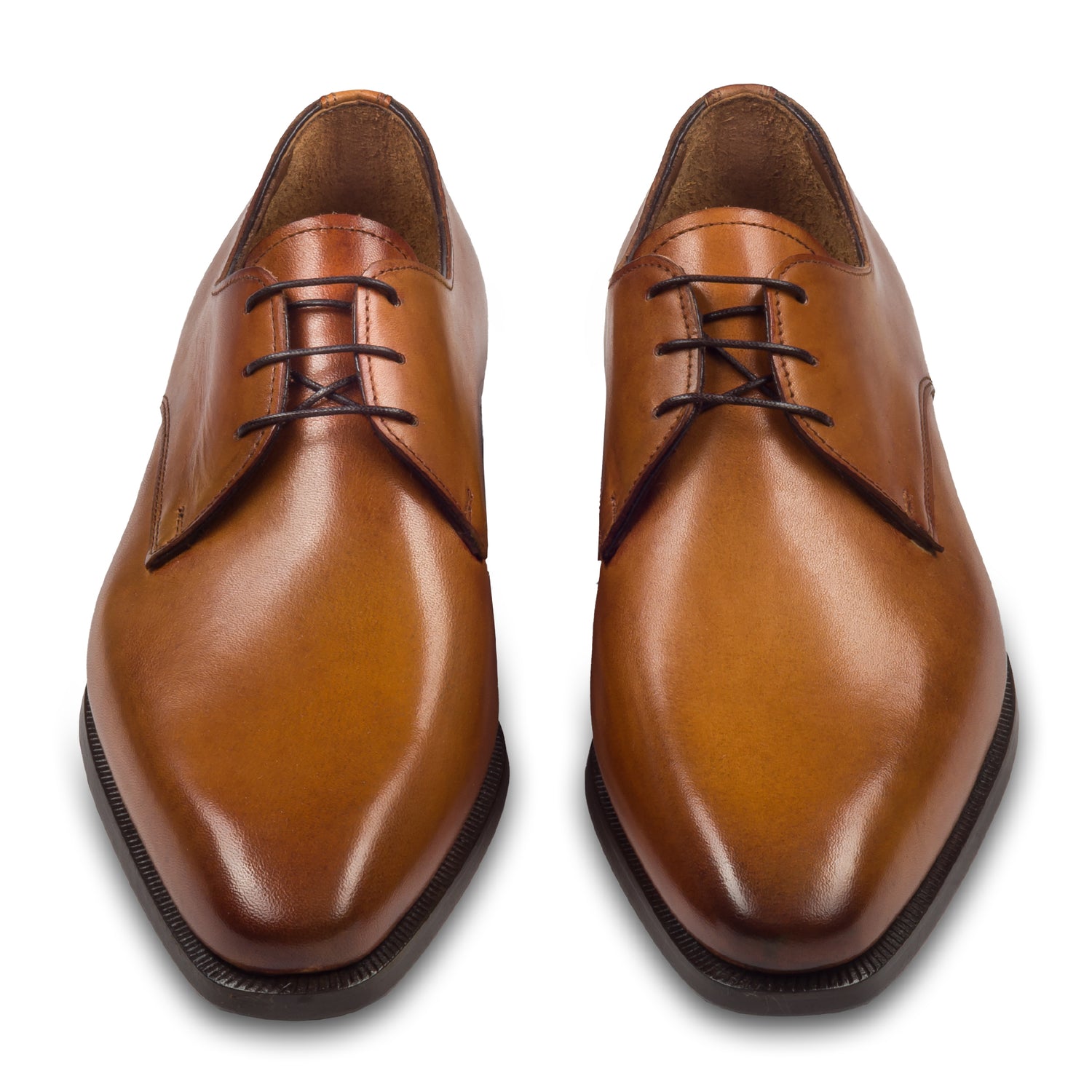 Anzugschuhe von Flecs, Plain Derby Schnürer in cognac braun, durchgenäht. Paarweise Ansicht von vorne. Bei Sisento.
